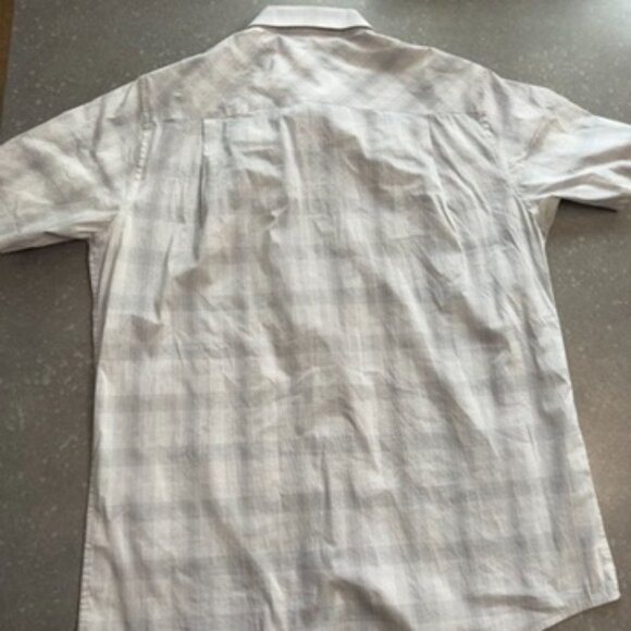 Travis Mathew Light Gray Plaid Short Sleeve Button-Up Shirt - Size XL - Picture 4 of 12
